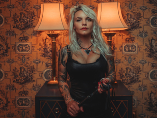 Live femdom sex shows VanessaOdette